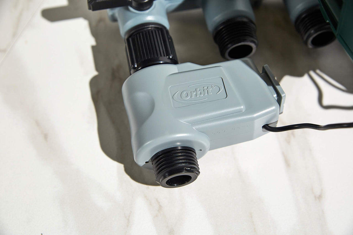 Orbit Easy attachment swivel couplings ensure secure connections during outdoor use