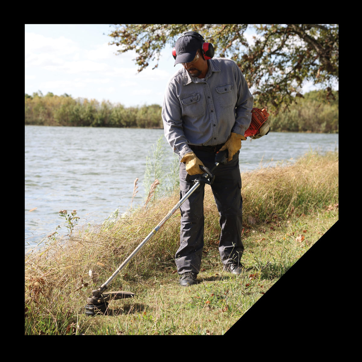 Oregon Gatorline round-trimmer-line-durability demonstrates long-lasting performance during regular mowing.