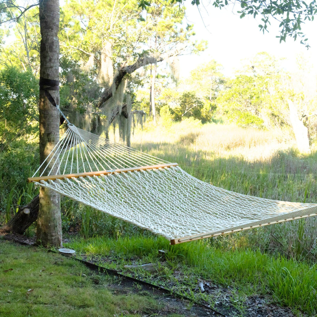 Original Pawleys Island extension chains allow precise hanging length adjustment.