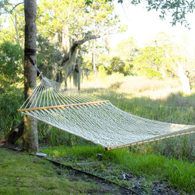 Original Pawleys Island extension chains allow precise hanging length adjustment.