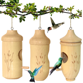 OROGHT hummingbird house natural-beech-wood invites birds to nest in your garden.