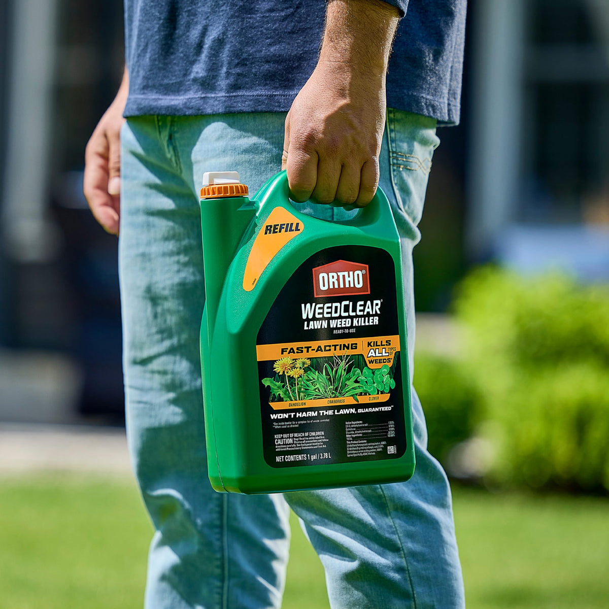 Ortho WeedClear dandelion-control bottle clears dandelions and similar weeds