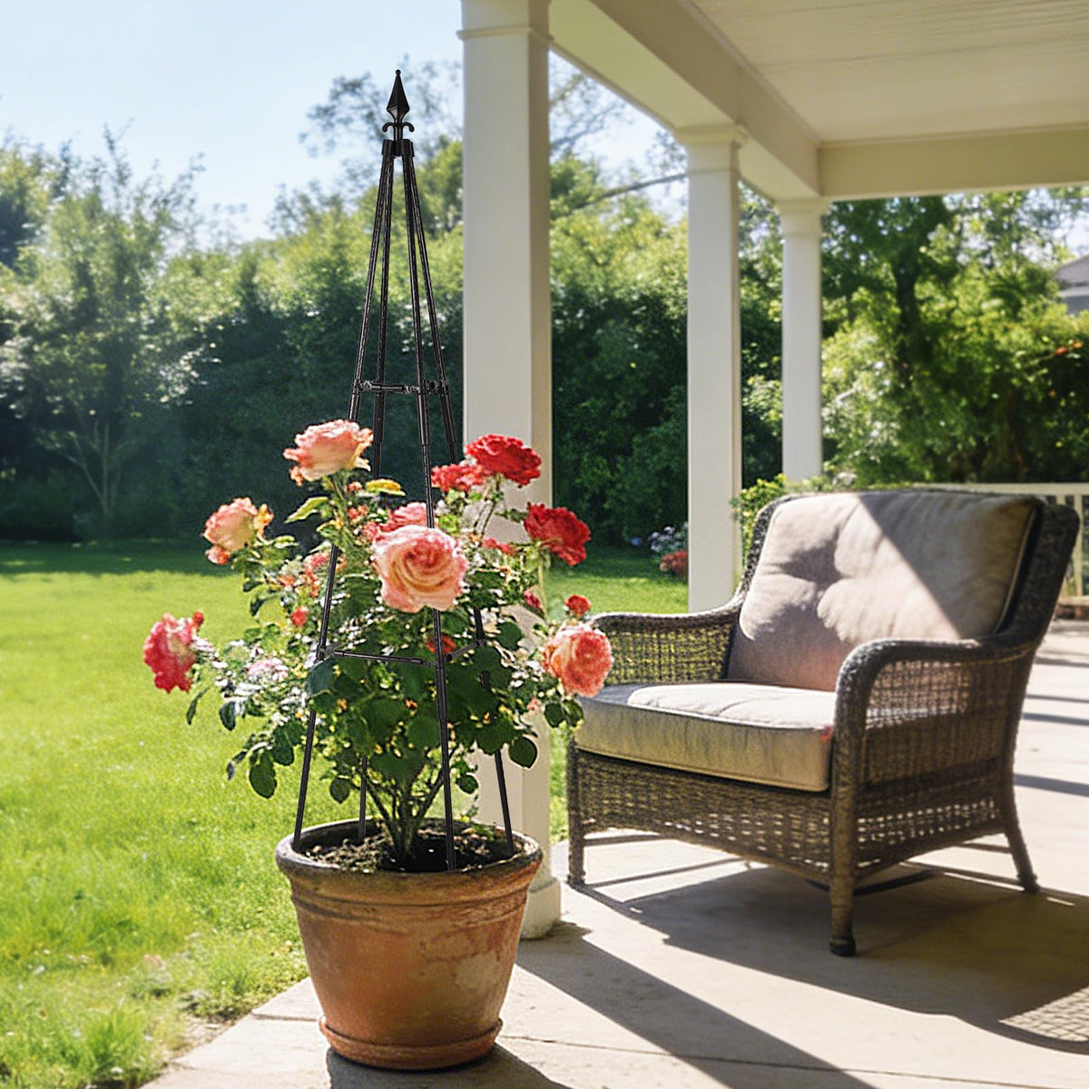 OTOSUNNY Lightweight poly coated frame withstands year round weather.