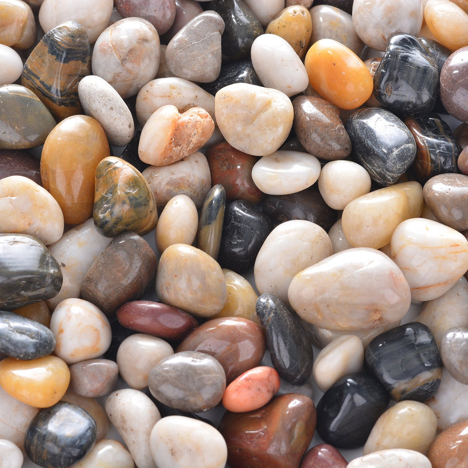 OUPENG 10lb natural decorative pebbles close-up show the smooth polished surface for durable decor