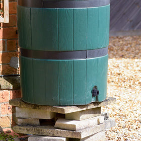 Front-threaded bulkhead design enables quick, simple installation.