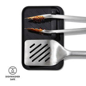 OXO Outdoor 3-Piece Grilling Tool Set, tool rest surface for heat protection.