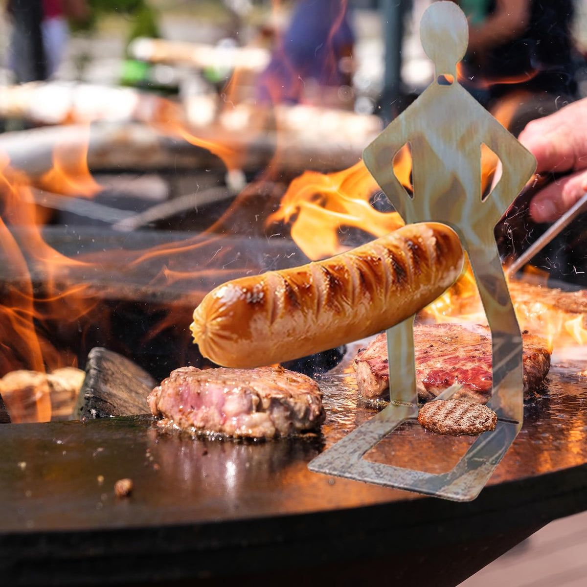 OYASUMI gift-idea-for-grill-lovers, practical and playful hot dog holders.