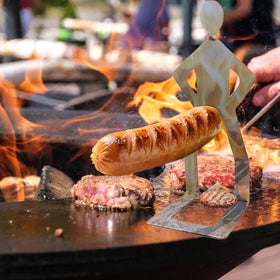 OYASUMI gift-idea-for-grill-lovers, practical and playful hot dog holders.