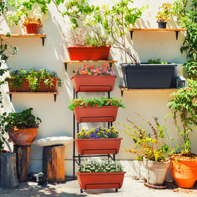 OYEAL elevated legs design keeps planter off ground for better drainage.