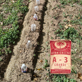 Palmetto vermiculite coarse A-3 bag is lightweight and easy to handle.