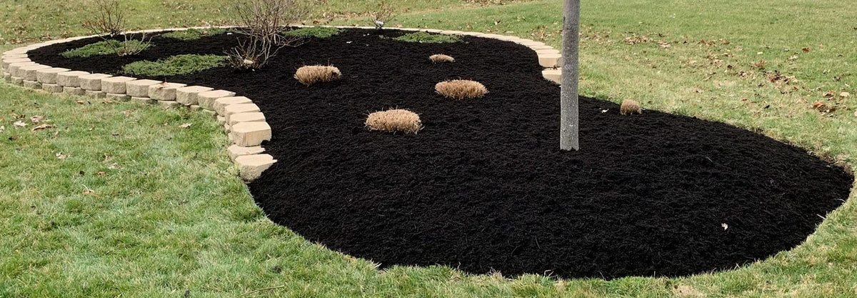 Spray application steps for Peach Country Mulch Dye Midnight Black