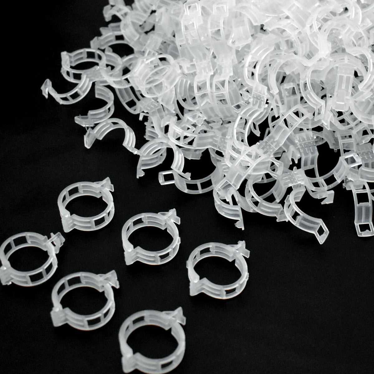 PEOUWNES 200-pcs plant clips pack for durable garden support.