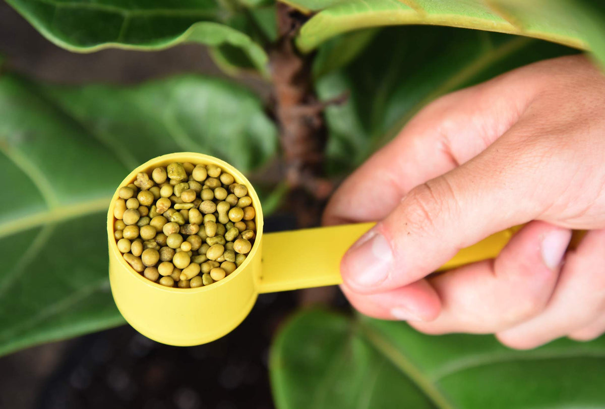 Perfect Plants resealable bag preserves freshness of slow-release fertilizer for easy storage.
