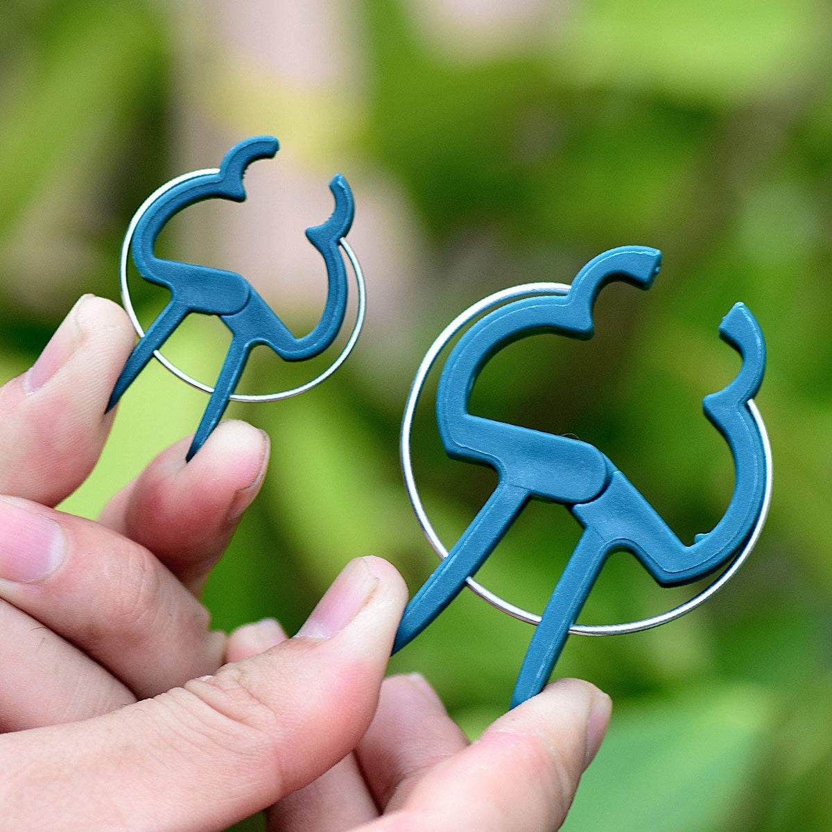 PERSZEN garden clips with easy pinch operation for quick setup.