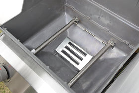 PETKAO 67060 heat deflector for Weber, installed on GS4 Spirit II for heat management.