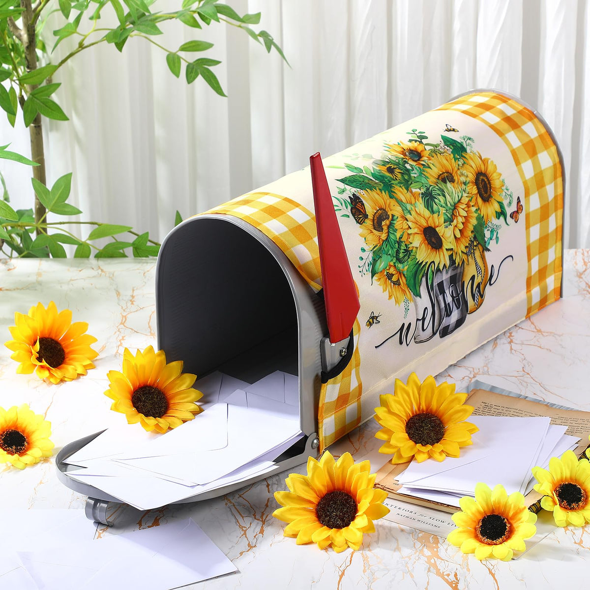 Pickmesh easy-install magnetic strip allows quick mailbox updates without tools.