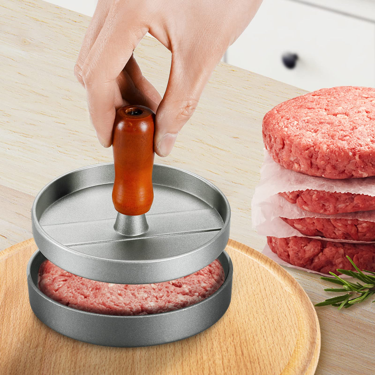 PIQUEBAR multitool supports vegan burgers and other patty types for versatility