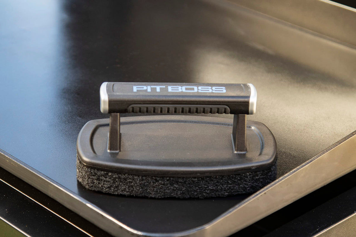 PIT BOSS Complete 5-piece griddle kit for versatile cooking tasks.