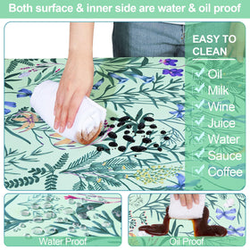 Play Tailor fitted table cover with elastic edges keeps it stable