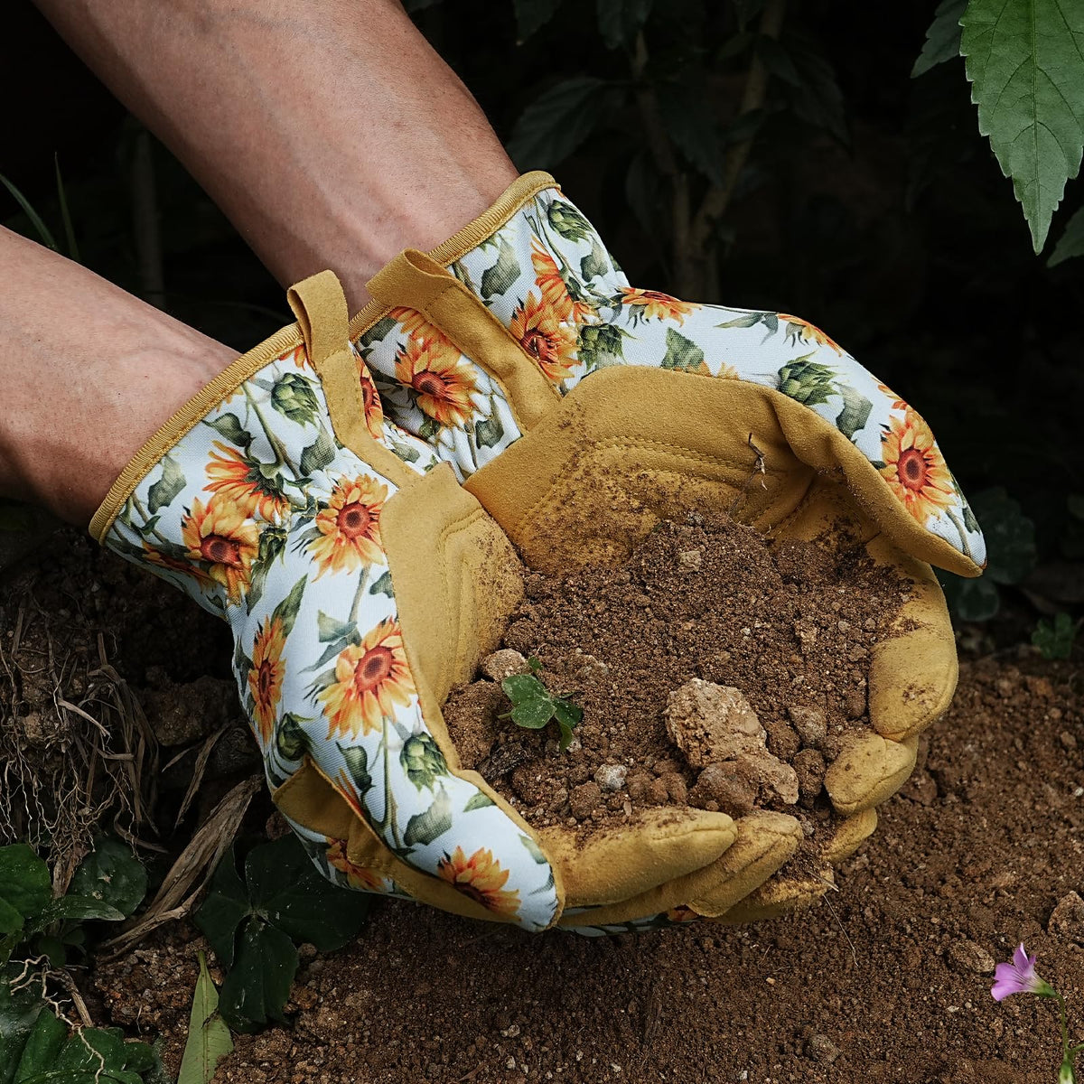Pleneal comfort-fit gloves reduce hand fatigue during gardening