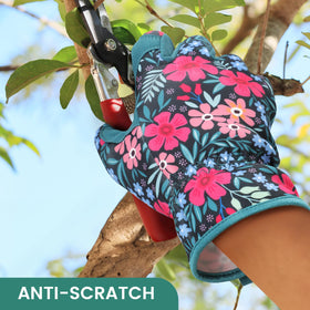 Pleneal machine-washable gloves for easy cleanup after muddy tasks
