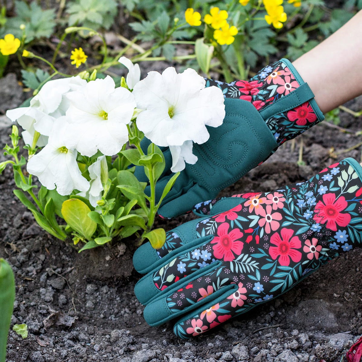 Pleneal thorn-proof gloves protect hands when handling thorny plants