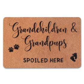PLUJOYS Mothers Day Grandma doormat welcomes grandchildren at the doorway with a warm quote
