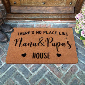 PLUJOYS welcome grandparents doormat emphasizes warmth for porch arrivals.