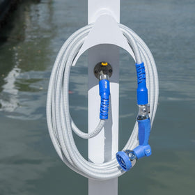 Pocket Hose interior features 3-layer-latex for lasting durability.