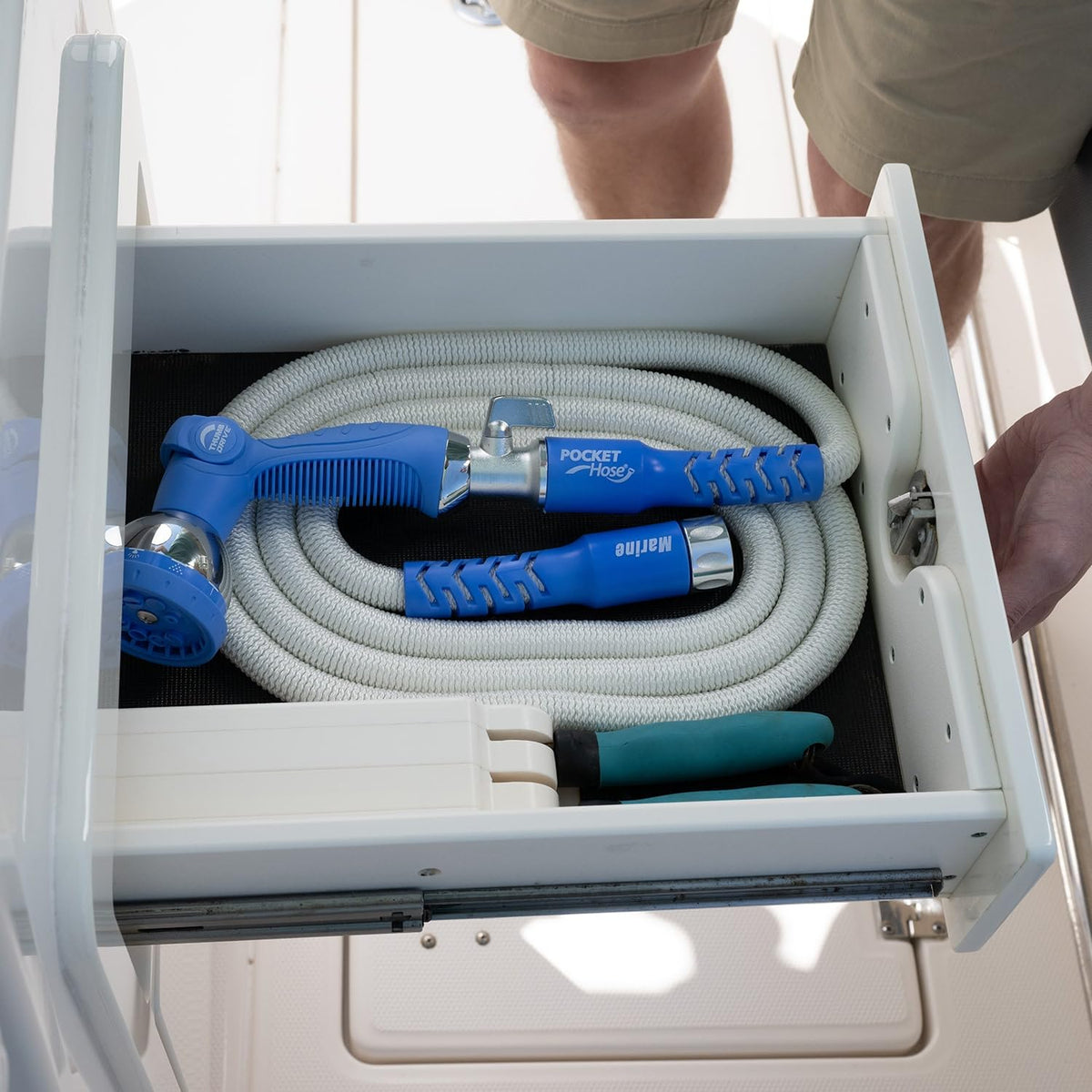Pocket Hose includes an on/off valve for controlled flow.