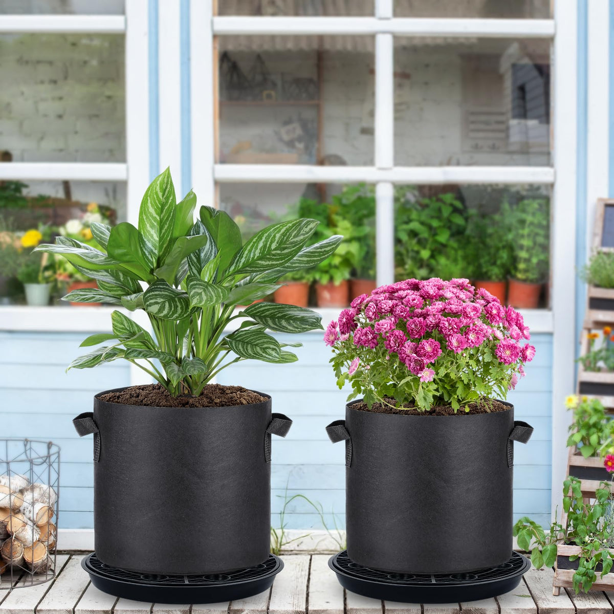 POILKMNI elevated plant tray keeps potting mix dry and roots healthy.
