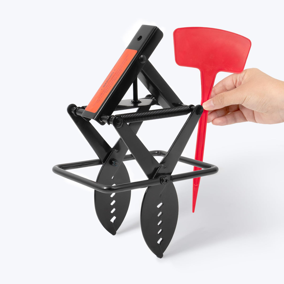 POlAFLEX easy-set mole trap design for quick installation.