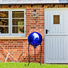 Suitable for indoor and outdoor use with Polyjkl gazing globe display