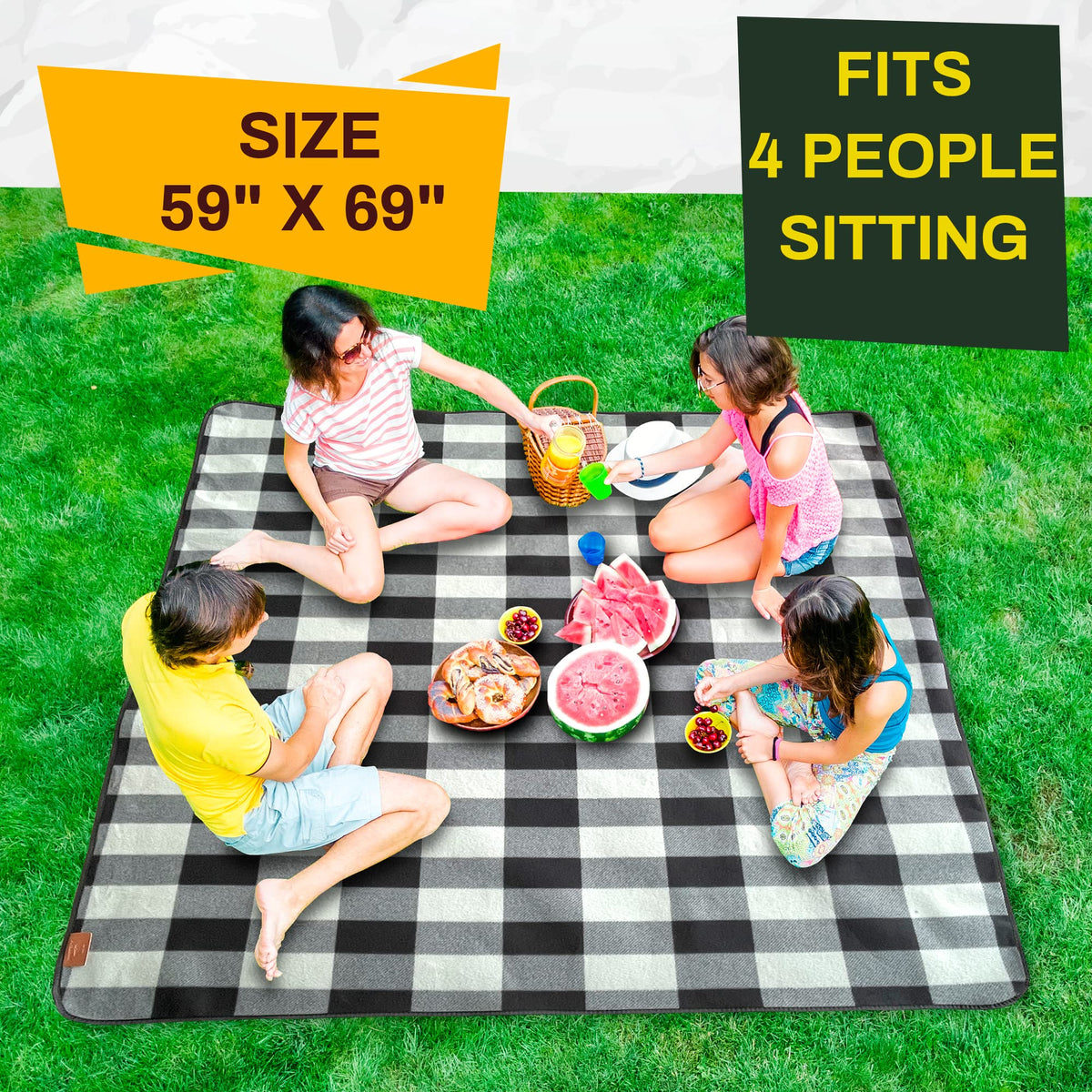 PortableAnd Picnic Blanket waterproof back on damp ground