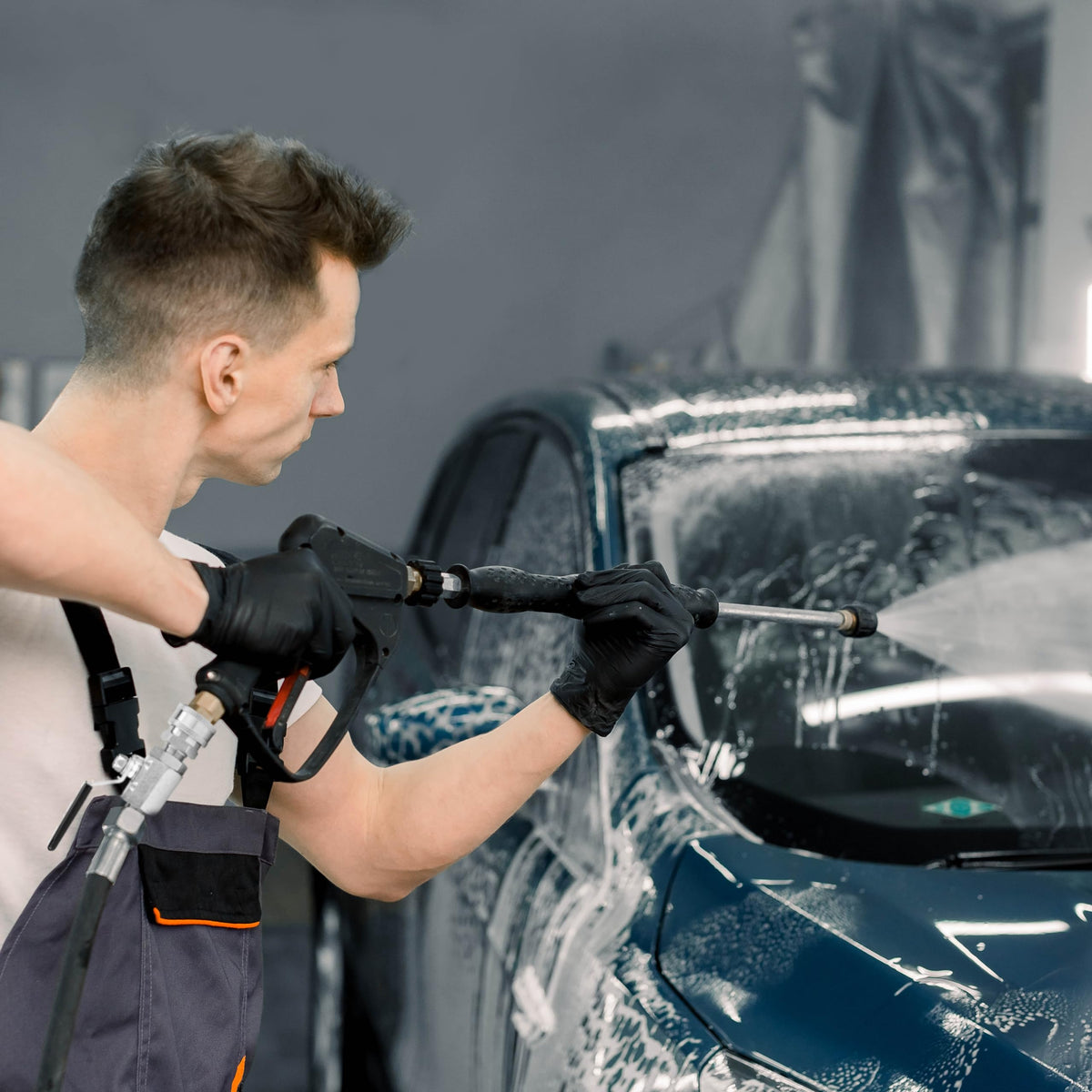POWER TOWN hot and cold water capability broadens cleaning options