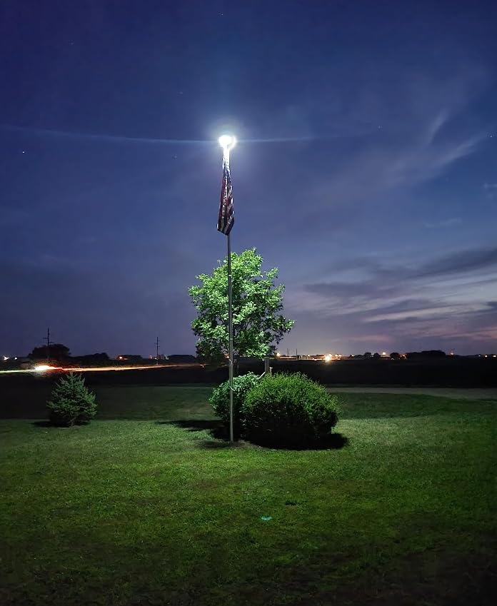 PPQ flag-light fits 15-25 ft poles for simple installation.