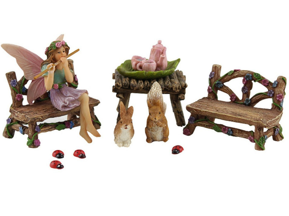 PRETMANNS Bella figurine outdoors boosts magical ambiance for garden corners