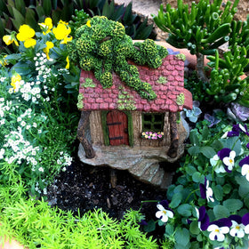 Easy setup for instant garden storytelling and display