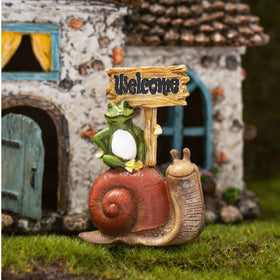 PRETMANNS Gift-ready fairy garden set makes a thoughtful present.