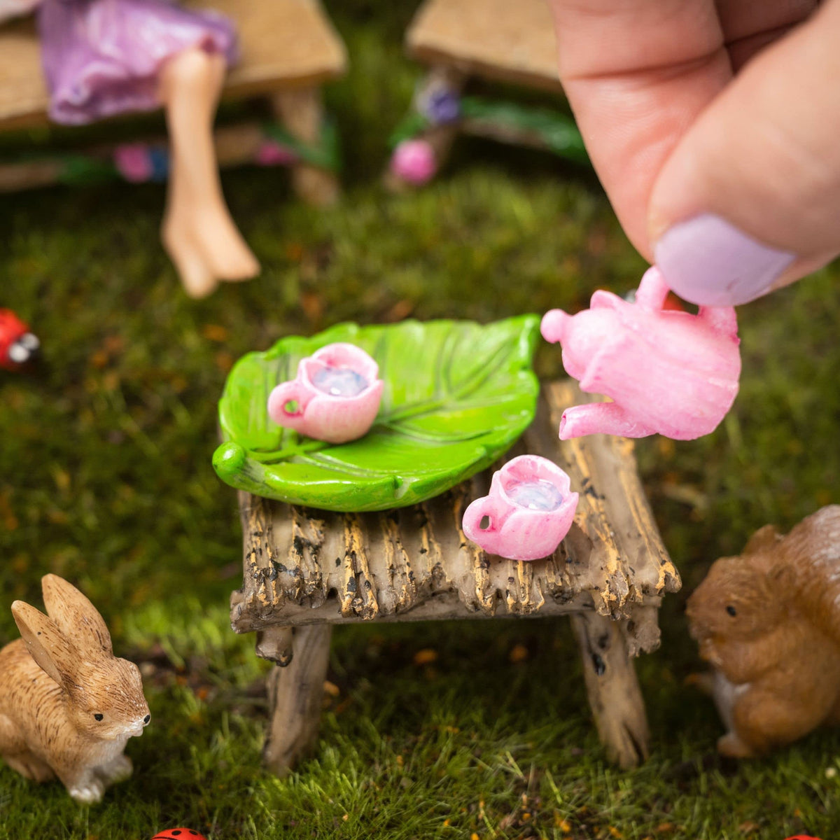 PRETMANNS Outdoor fairy garden kit inspires creative garden spaces