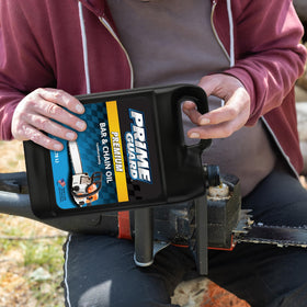 Prime Guard Bar & Chain Oil tackiness helps maintain lubrication at high speeds.