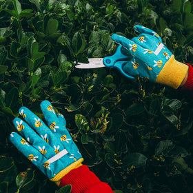 PROMEDIX P breathable cotton fabric keeps hands dry during activities