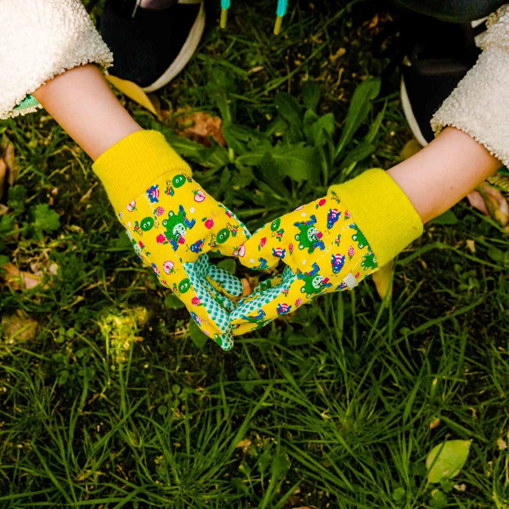 PROMEDIX P gloves ideal for daily outdoor play.