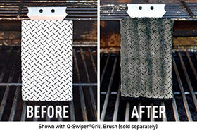 Stainless steel and porcelain grates cleaned with Proud Grill Q-Swiper wipes.