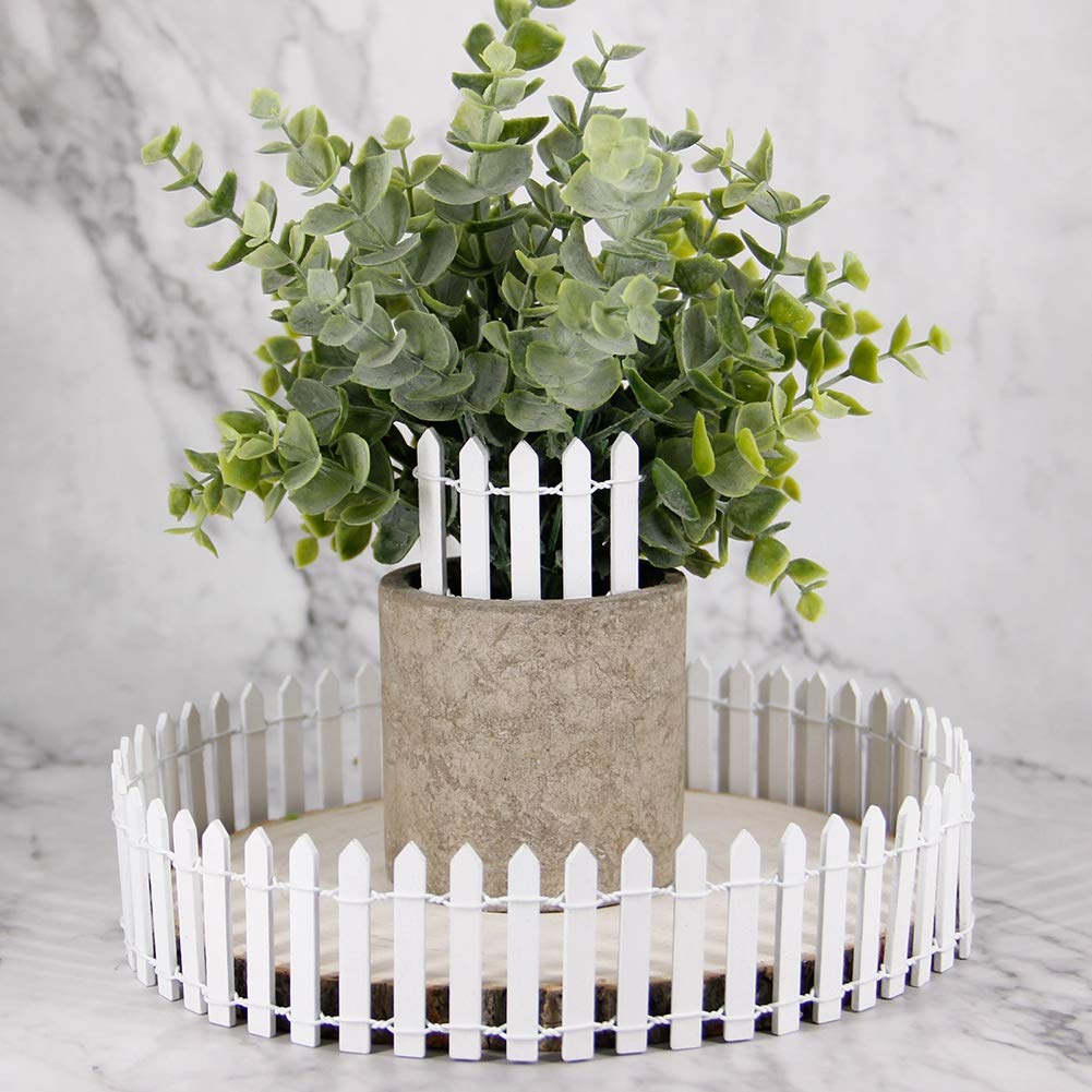 Prsildan white fence mini scene supports charming garden setups.