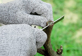 PUELDU grafting knife blades for curved and straight grafting.
