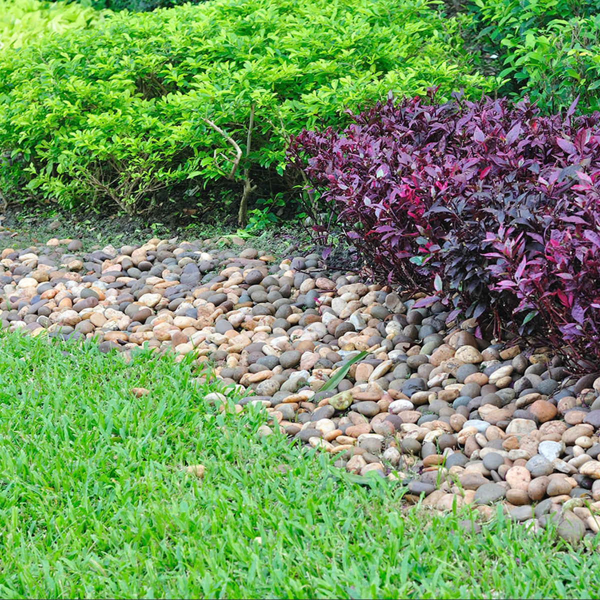 Pulovin river rocks fire pit surrounds for durable outdoor decor.