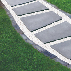 Pulovin white rocks for drainage, helps soil stay well-drained.