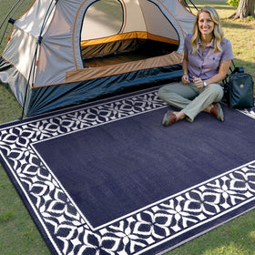 PureCozy geometric pattern rug, reversible sides for two looks on decks.