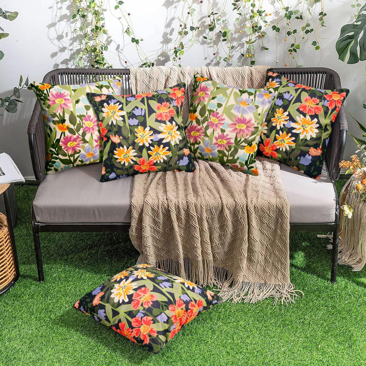 Pyonic outdoor pillow cover easy care: machine washable.